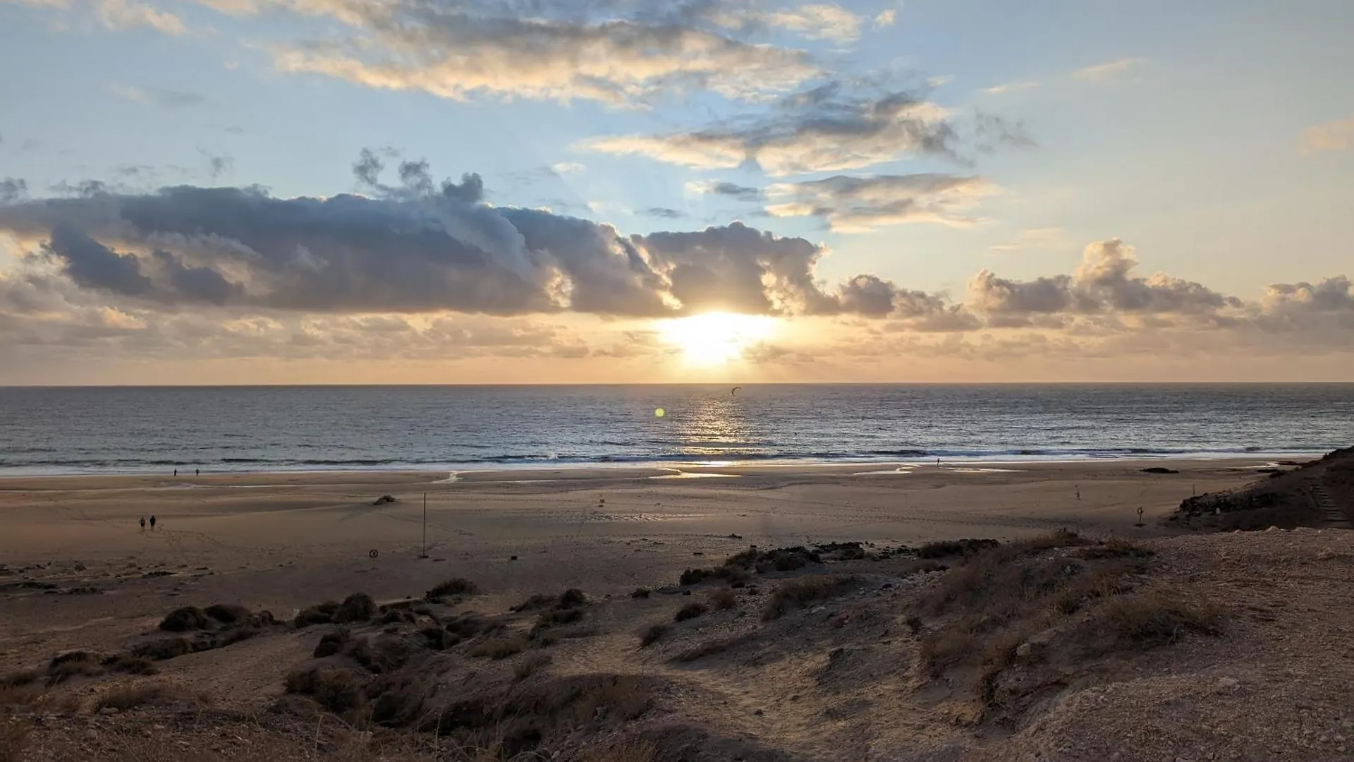 Sunrise Surf House, Big Garden, Hot Tub, Parking, Super-Fast Free Wi-Fi Holiday home Corralejo