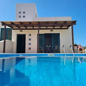 Con Piscina Cerca De Dunas De Holiday home